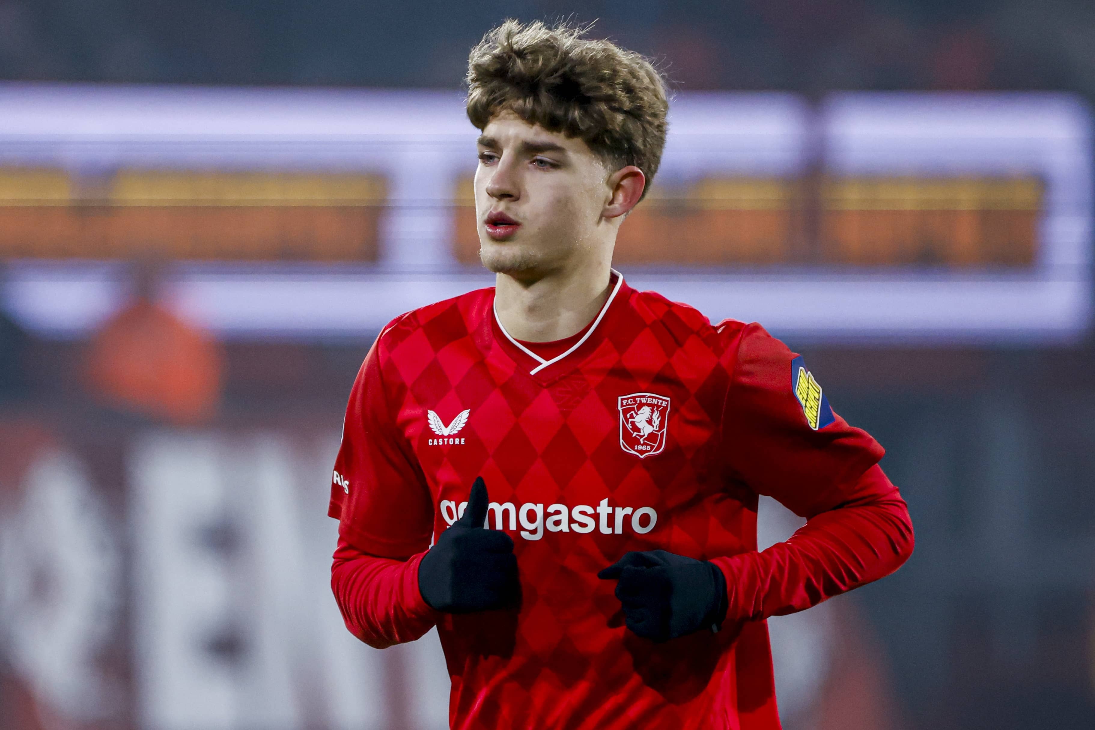 身价70万！记者：拜仁有意18岁中卫尼斯塔德，特温特要价1千万欧